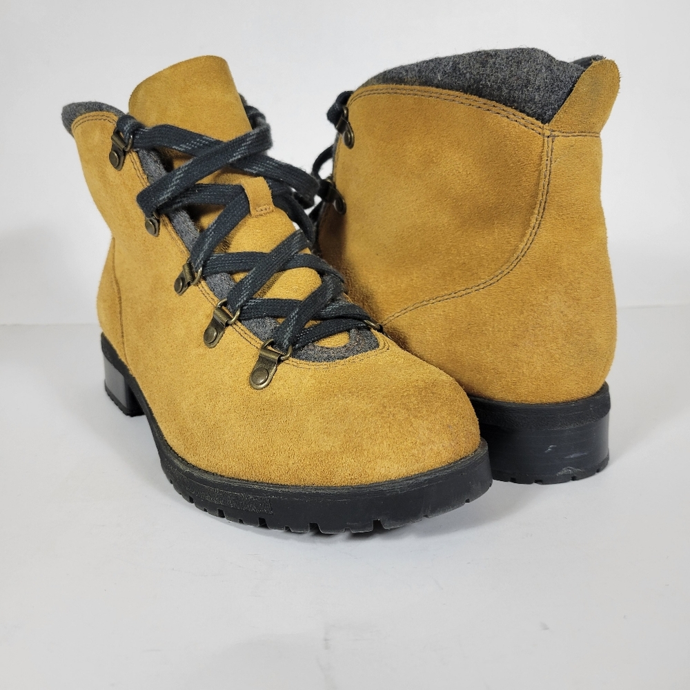 Clarks Golden Tan Suede Water Resistant Hiking Boots - Faralyn Alpha 11 W